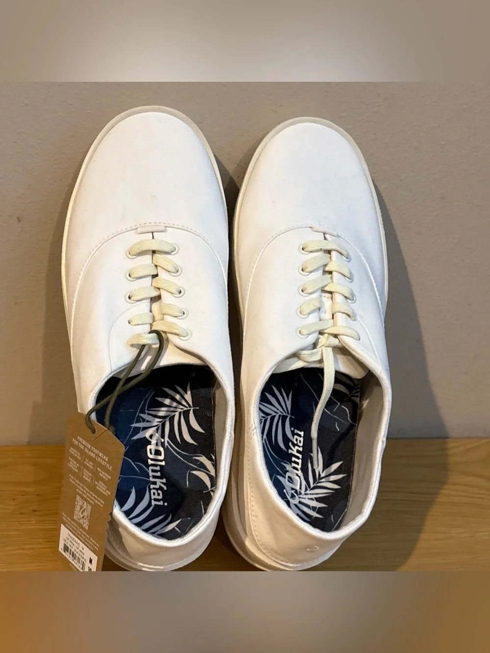 Olukai Tradewind Canvas Casual Sneakers Shoes Off White Men’s 10 NEW